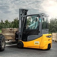 Электрический погрузчик Jungheinrich EFG 220 DZ, 4640 мм с Т-образной станцией для замены АКБ